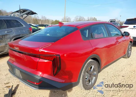 2025 Kia K4 Lxs z USA, uszkodzony, nr VIN 3KPFT4DE6SE092871